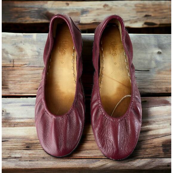 Tieks Burgundy Red Ballet Flats Maroon Leather Slip On Shoes Women's Size 9 - Picture 15 of 15